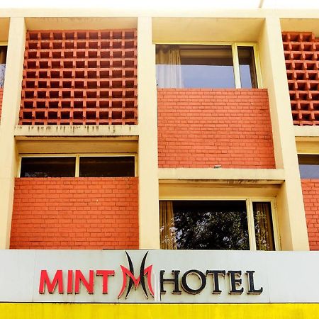 Mint Hotel Chandīgarh Dış mekan fotoğraf