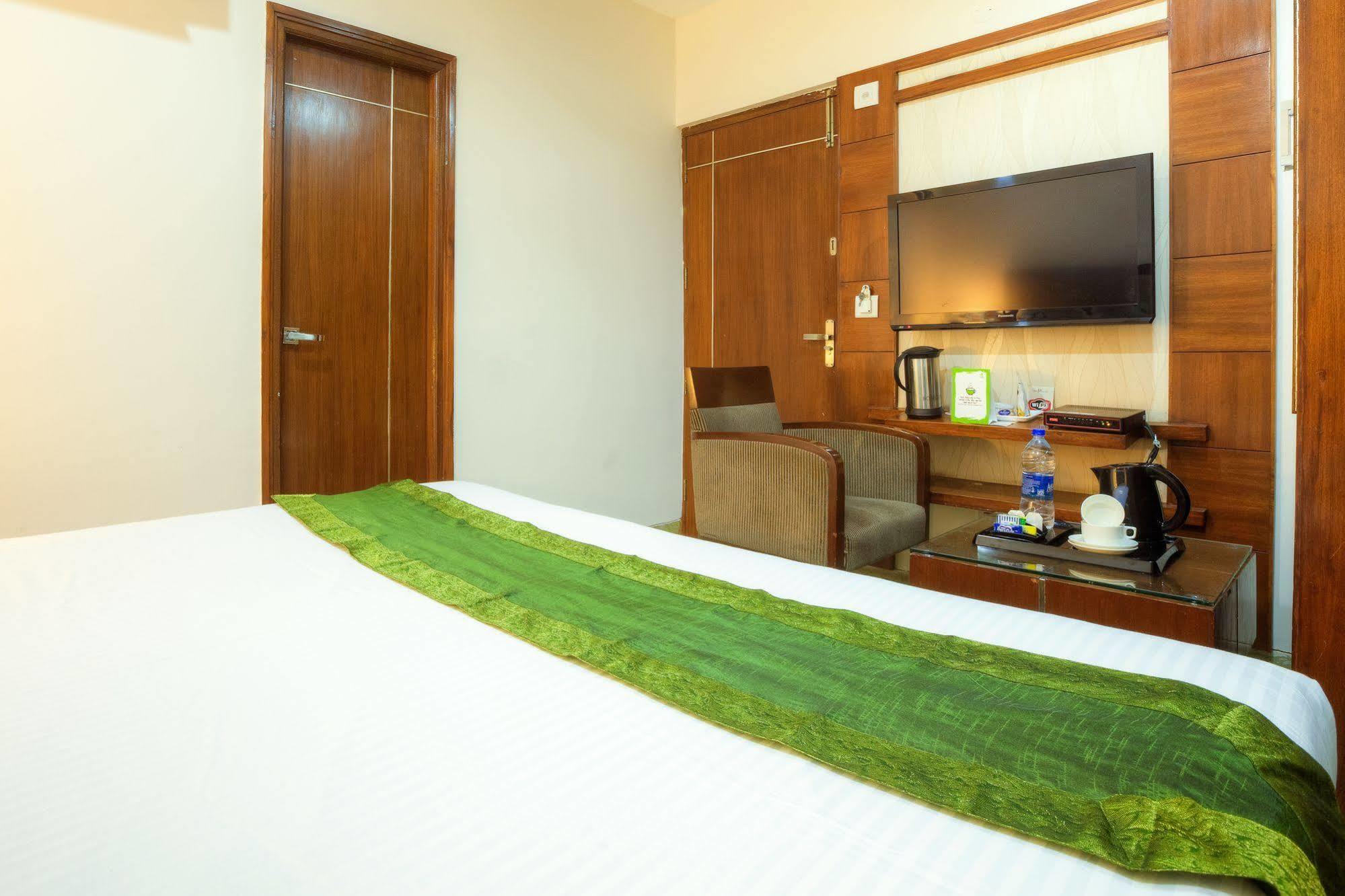 Mint Hotel Chandīgarh Dış mekan fotoğraf