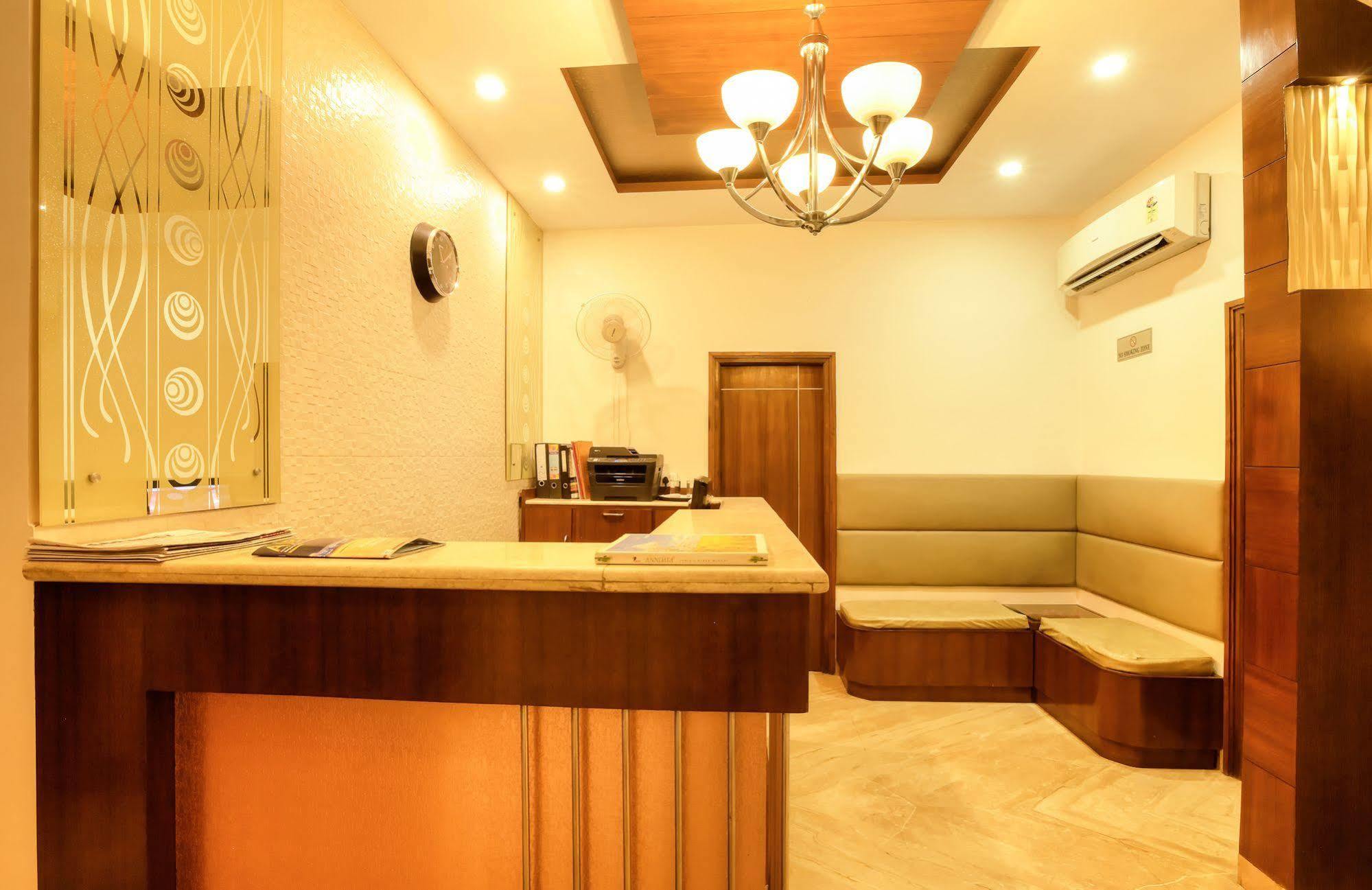 Mint Hotel Chandīgarh Dış mekan fotoğraf