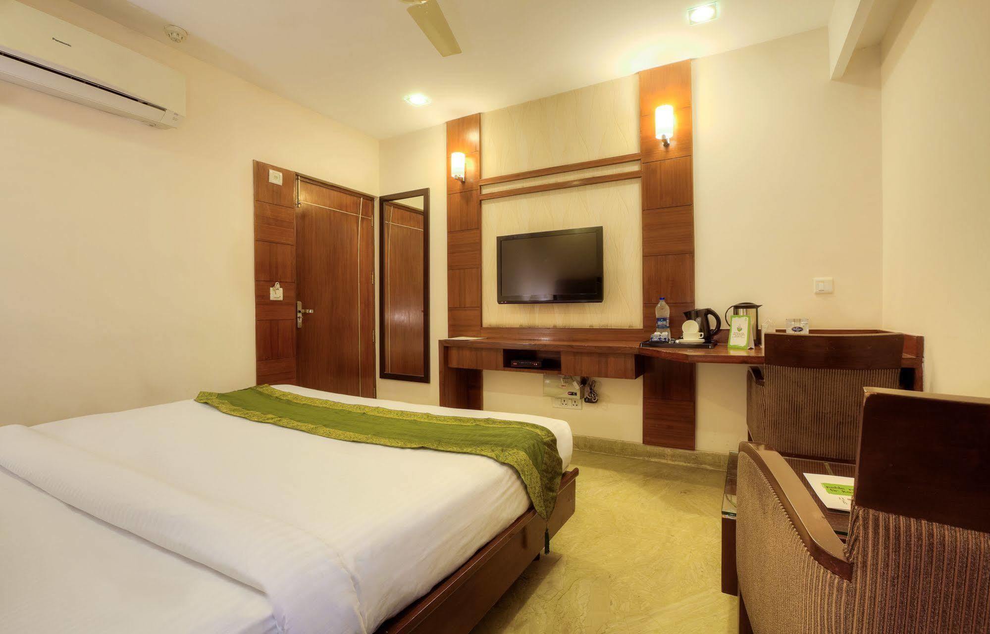 Mint Hotel Chandīgarh Dış mekan fotoğraf