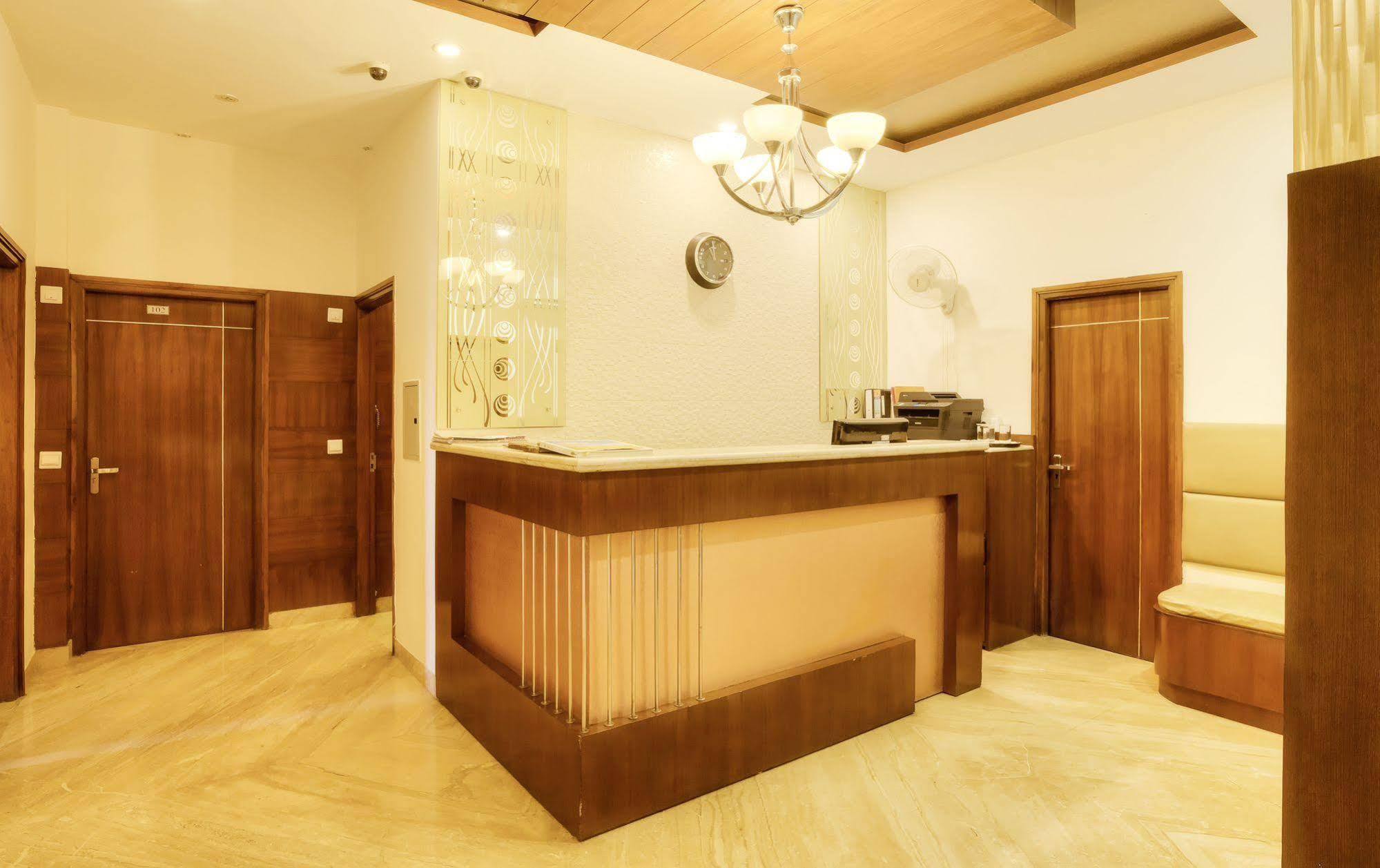 Mint Hotel Chandīgarh Dış mekan fotoğraf
