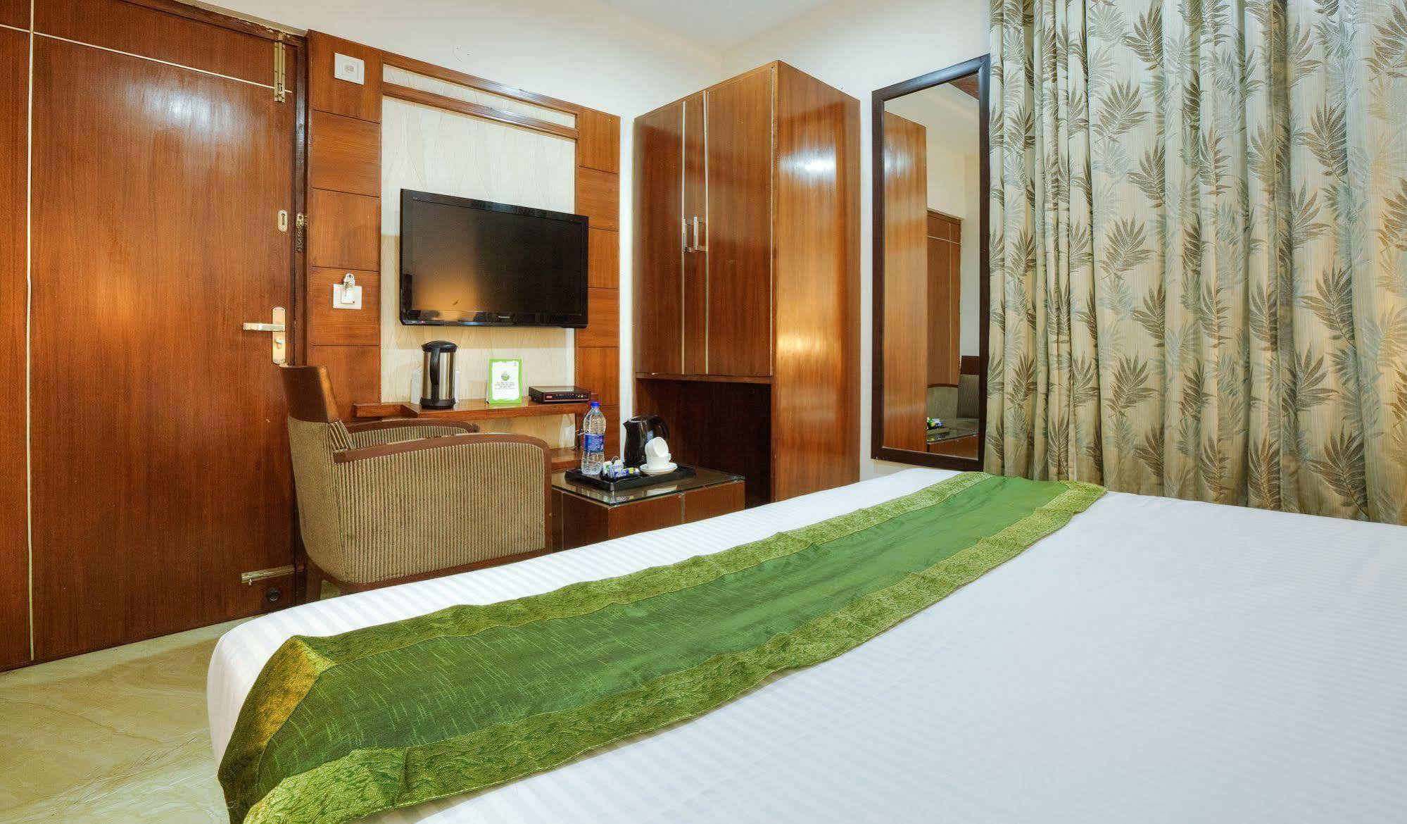 Mint Hotel Chandīgarh Dış mekan fotoğraf