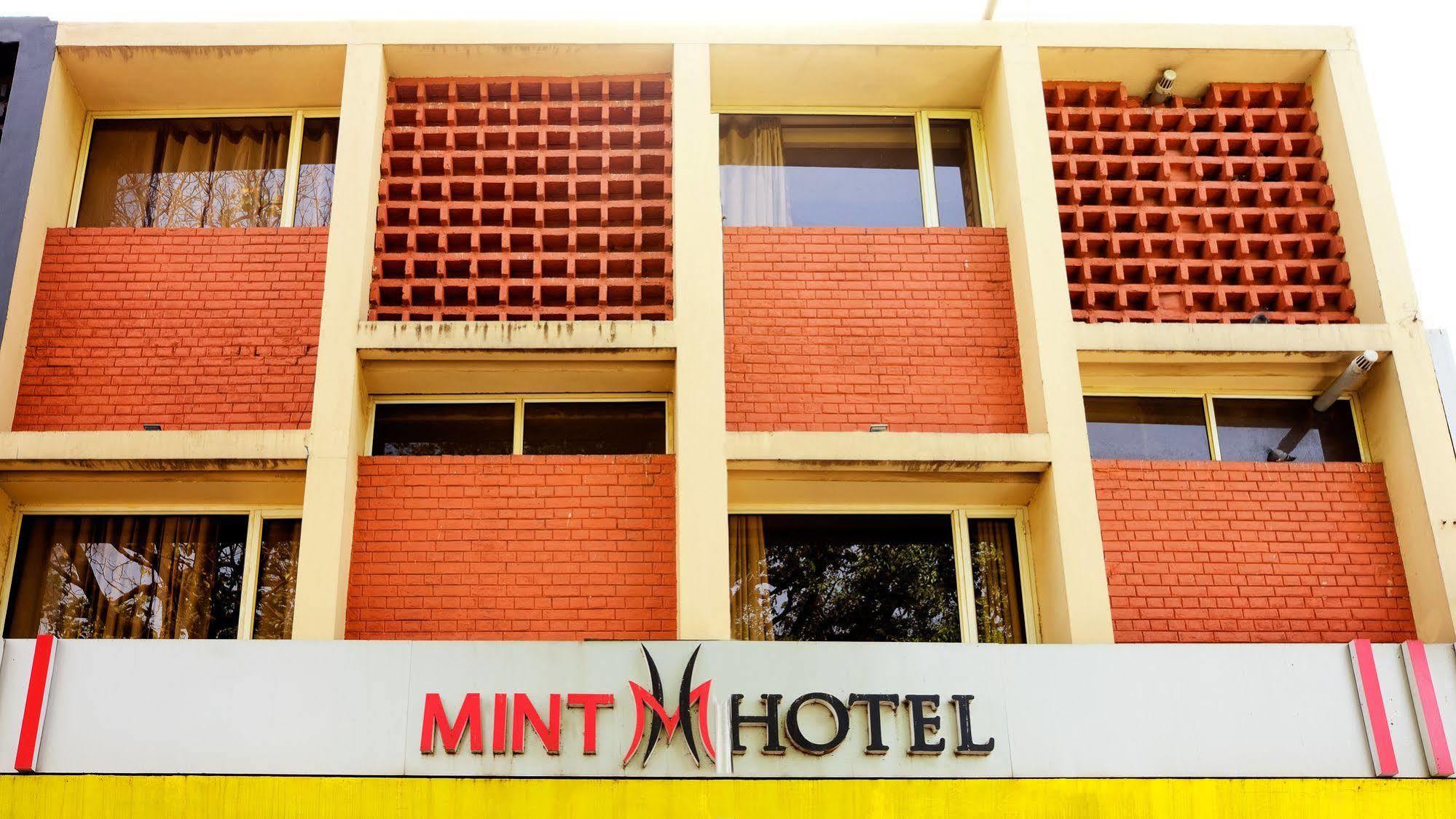 Mint Hotel Chandīgarh Dış mekan fotoğraf